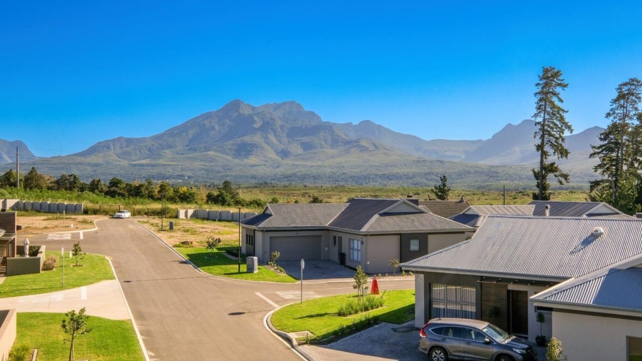 3 Bedroom Property for Sale in Kraaibosch Western Cape